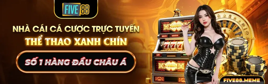Bàn Baccarat với chip vàng